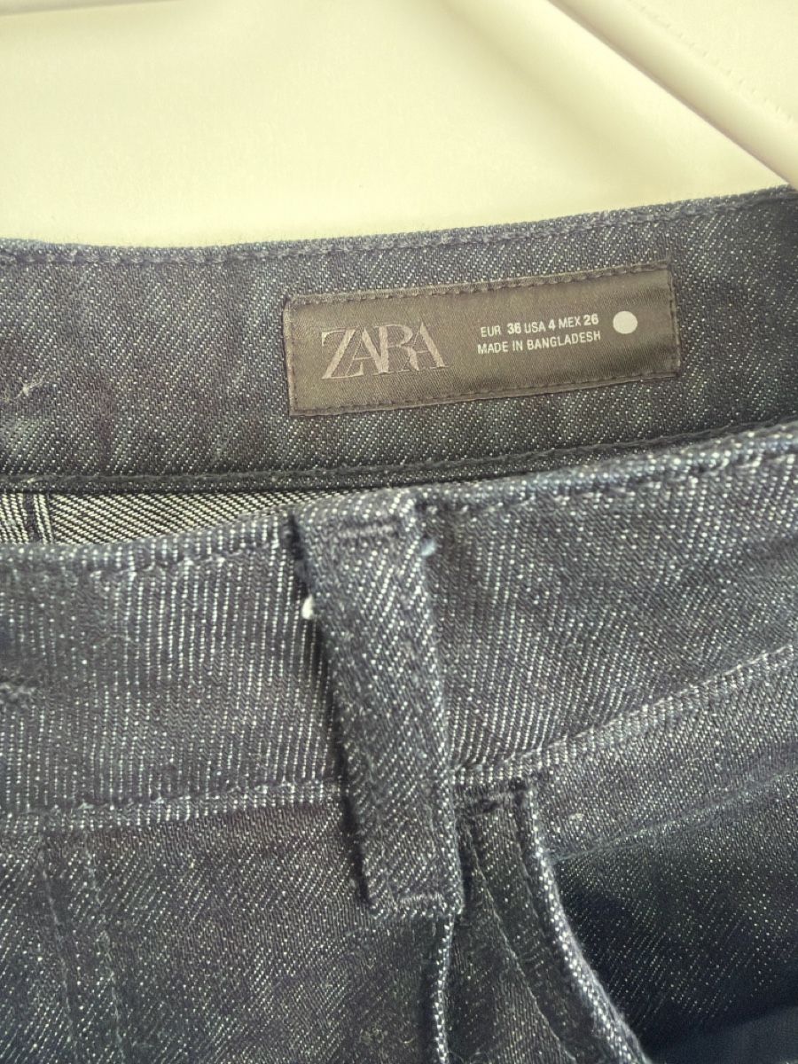 Zara Jeans: Jean Zara Taille 36 Flare Évasé – Nuovo (secondo la descrizione) da Renens VD venduto da sar_bwz5 2