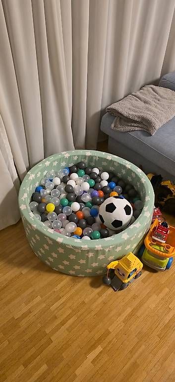 Giochi: Piscine à boules enfant/bebe – Usato da Morges venduto da ykr_yh5k 2