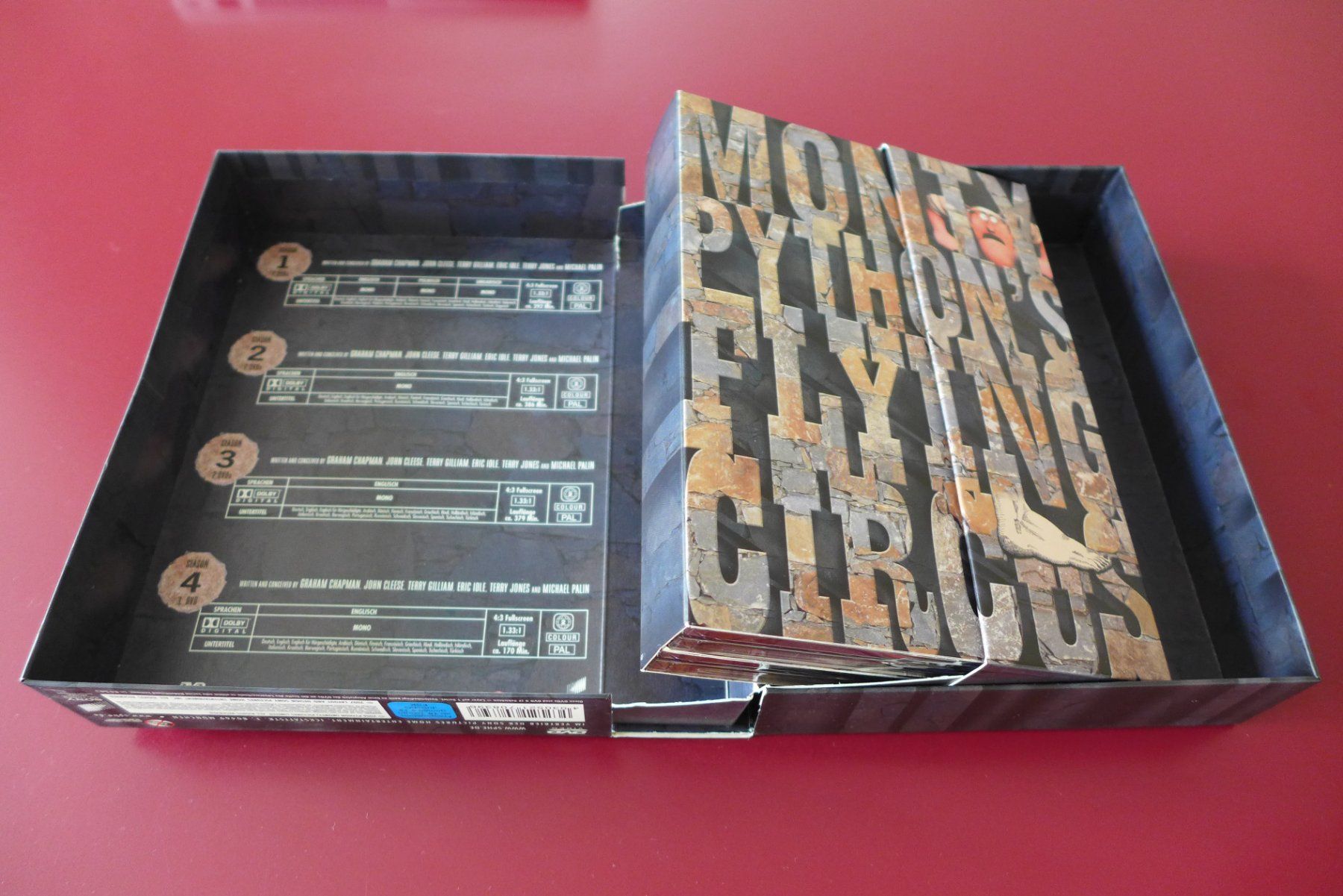 Tous les DVDs: Monty Python Flying Circus DVD-Box – D'occasion à Rapperswil SG par Vespinone 1