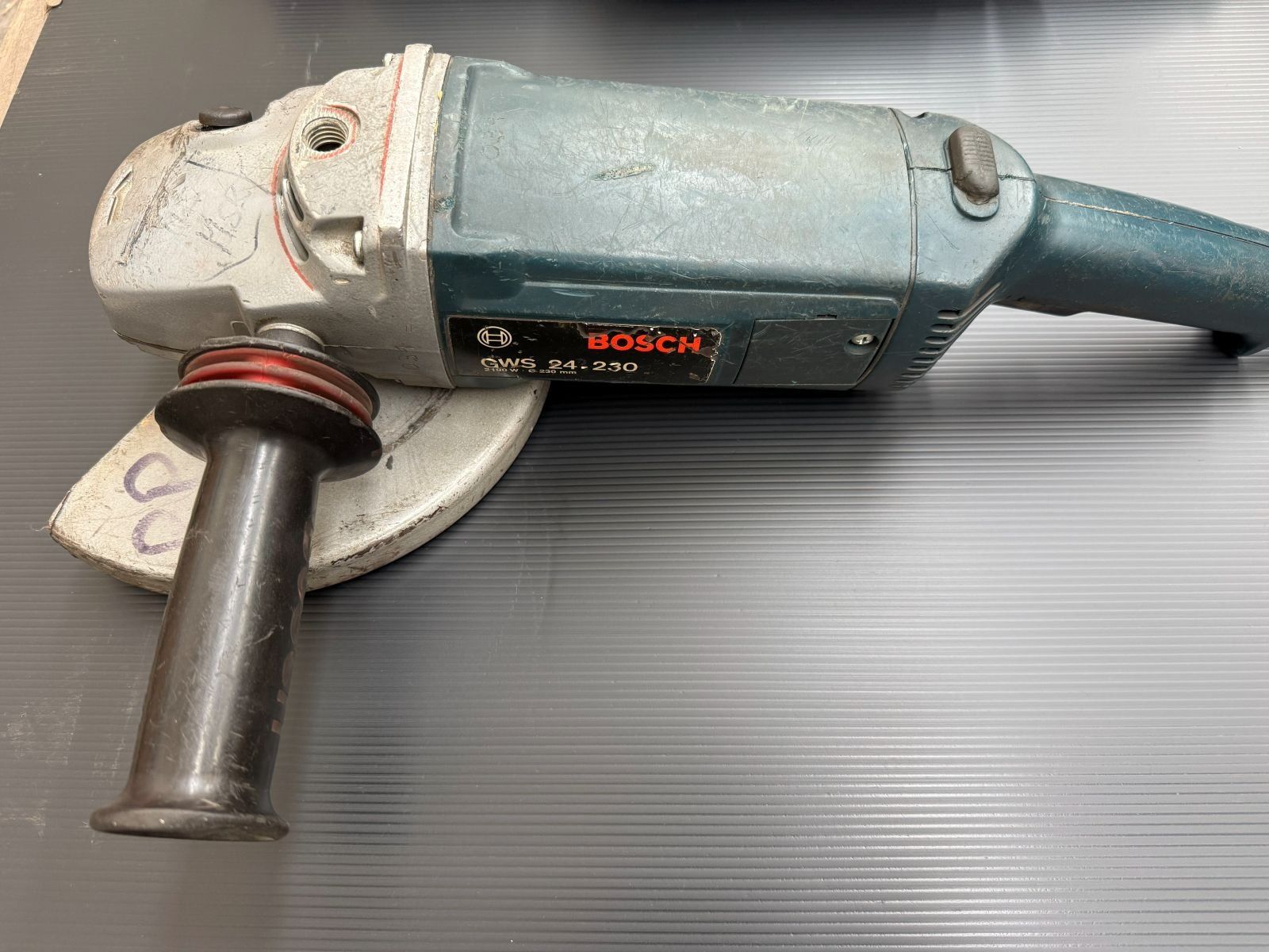 Bosch Smerigliatrici & Lucidatrici: Winkelschleifer gross GWS 24-230, Bosch – Usato da Aesch BL venduto da mas_zjs8
