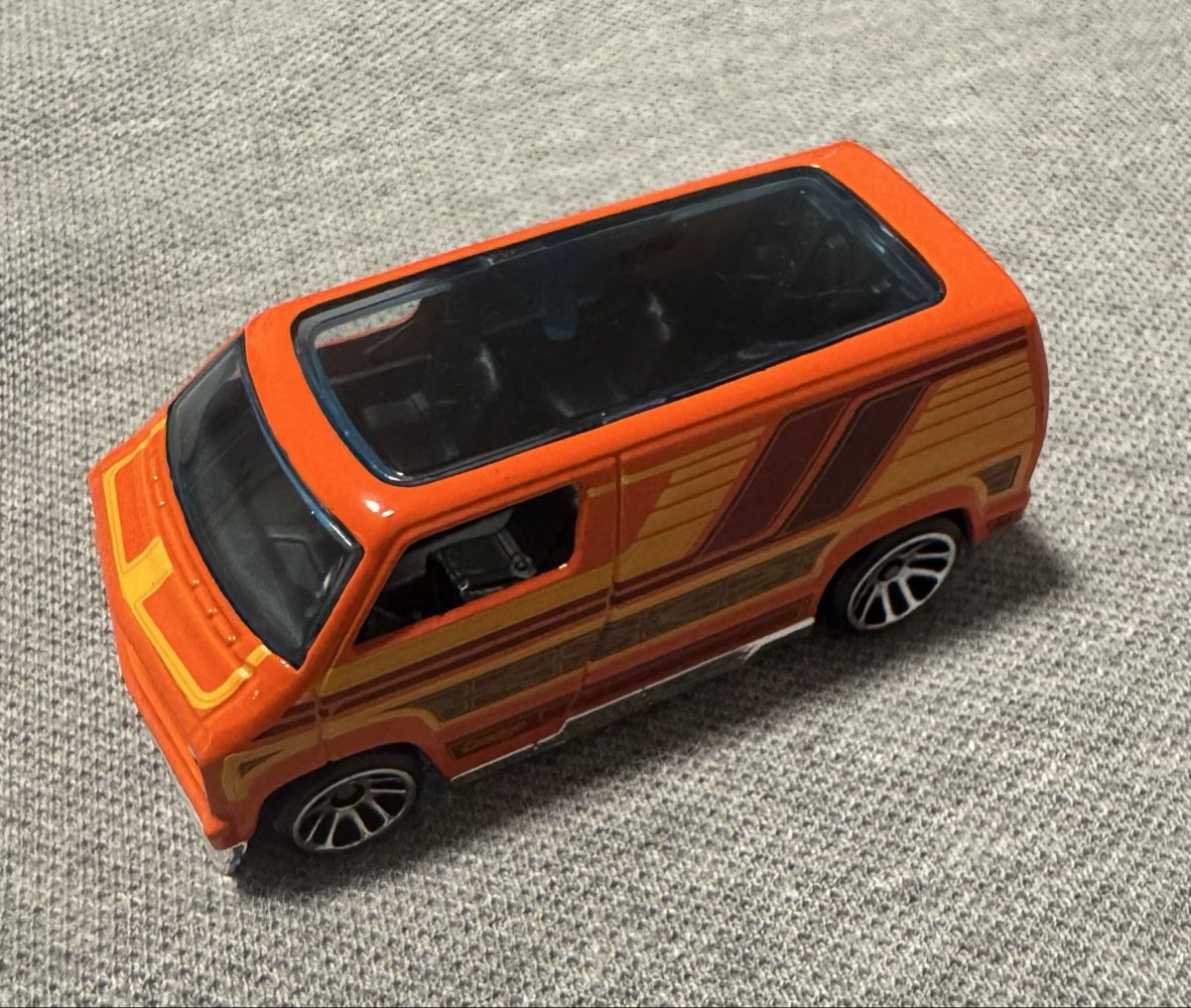 Hot Wheels Modellini d'auto: Hot Wheels Custom Dodge Van – Usato da Liebefeld venduto da Tatts81 1