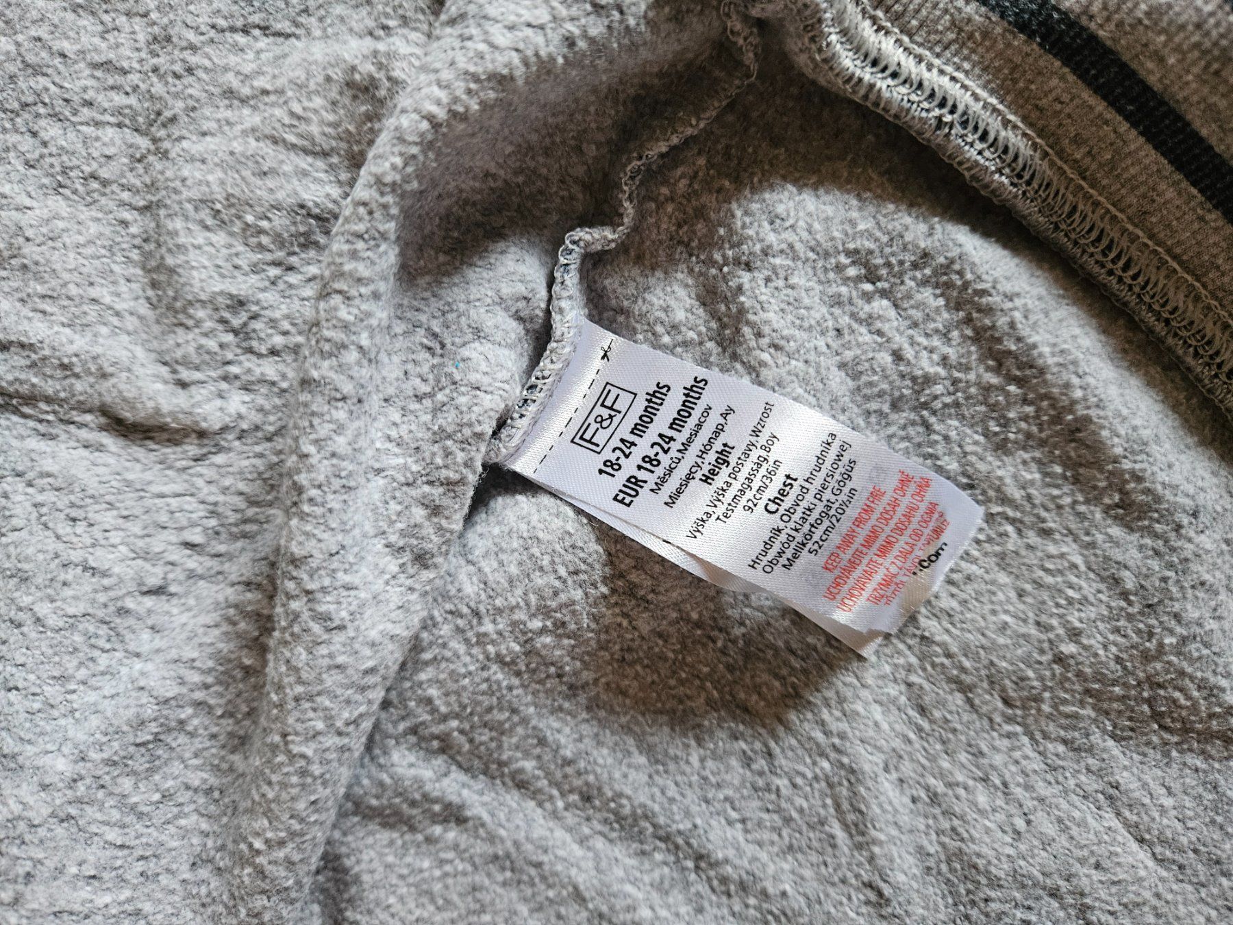 Pulls et sweat-shirts: Kapuzenpullover Gr. 92 – D'occasion à Worb par jun_fj8w 2