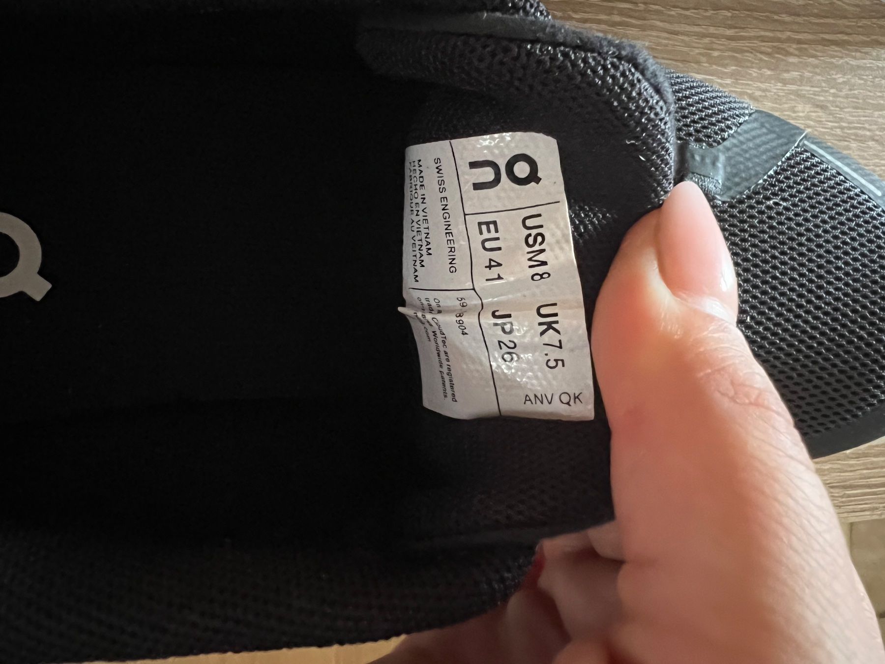 On Scarpe da uomo: On Cloud Laufschuhe – Usato da Möhlin venduto da sar_xn6j 2