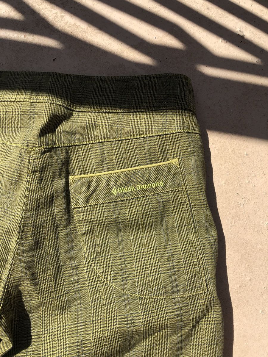Black Diamond Pantalons: Black Diamond Shorts – D'occasion à Fribourg par ann_l9b7 5