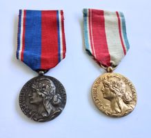 2 Ancienne Medaille Féderation Musicale De France et d'alsac