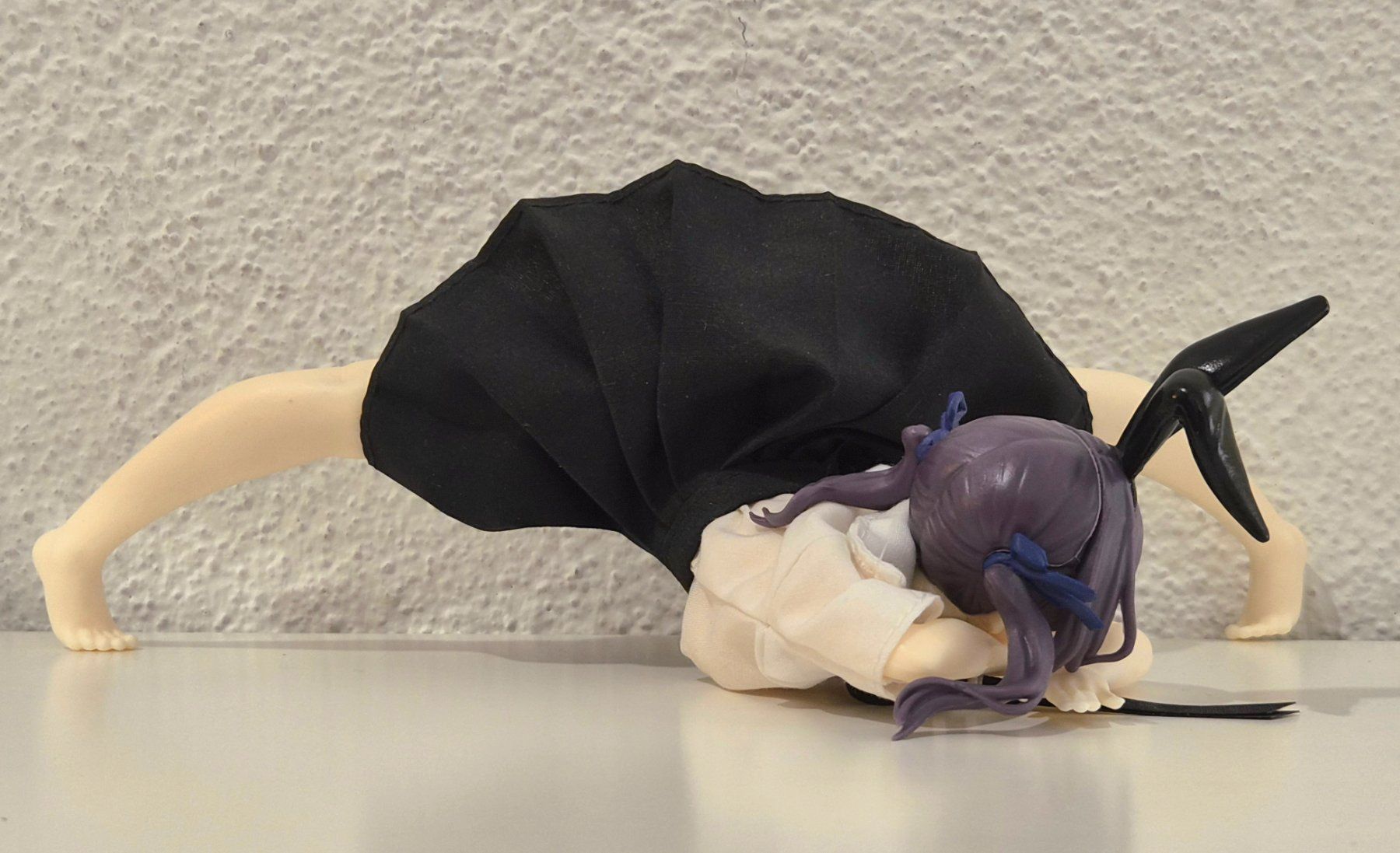 Statuette: Anime-Figur: Schülerin mit Hasenohren – Usato da Zürich venduto da New_username 4