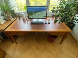 Schreibtisch Holz mit Ledereinlage gebraucht gut erhalten