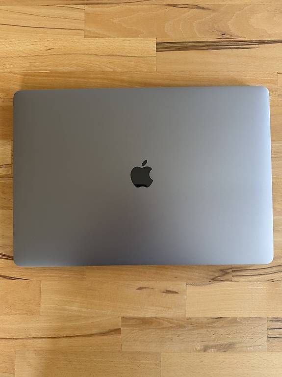 Apple Notebook: Apple Macbook Pro 2019 16" Zoll 512GB – Usato da Lommis venduto da Hitsch1234