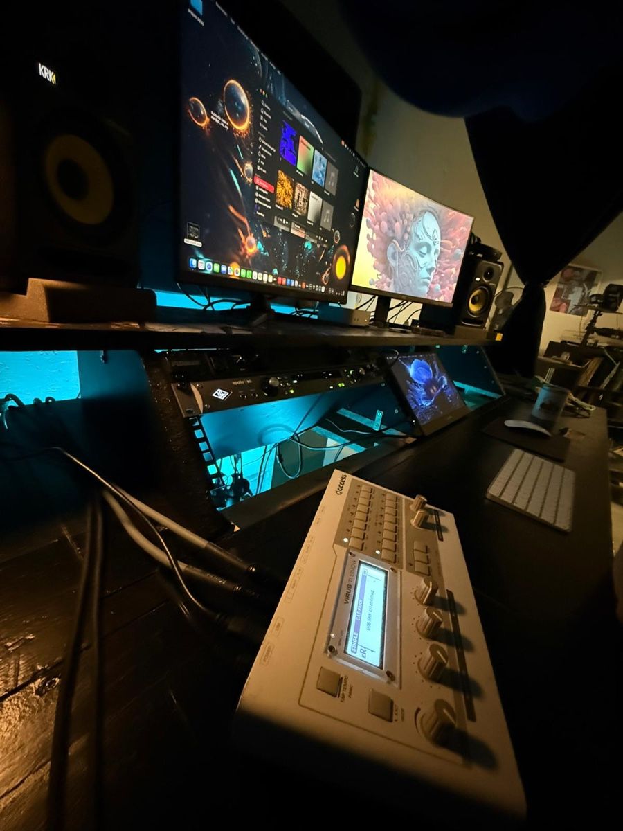 Musikinstrumente: Virus TI Snow – Gebraucht aus Buochs von luc_6c2j
