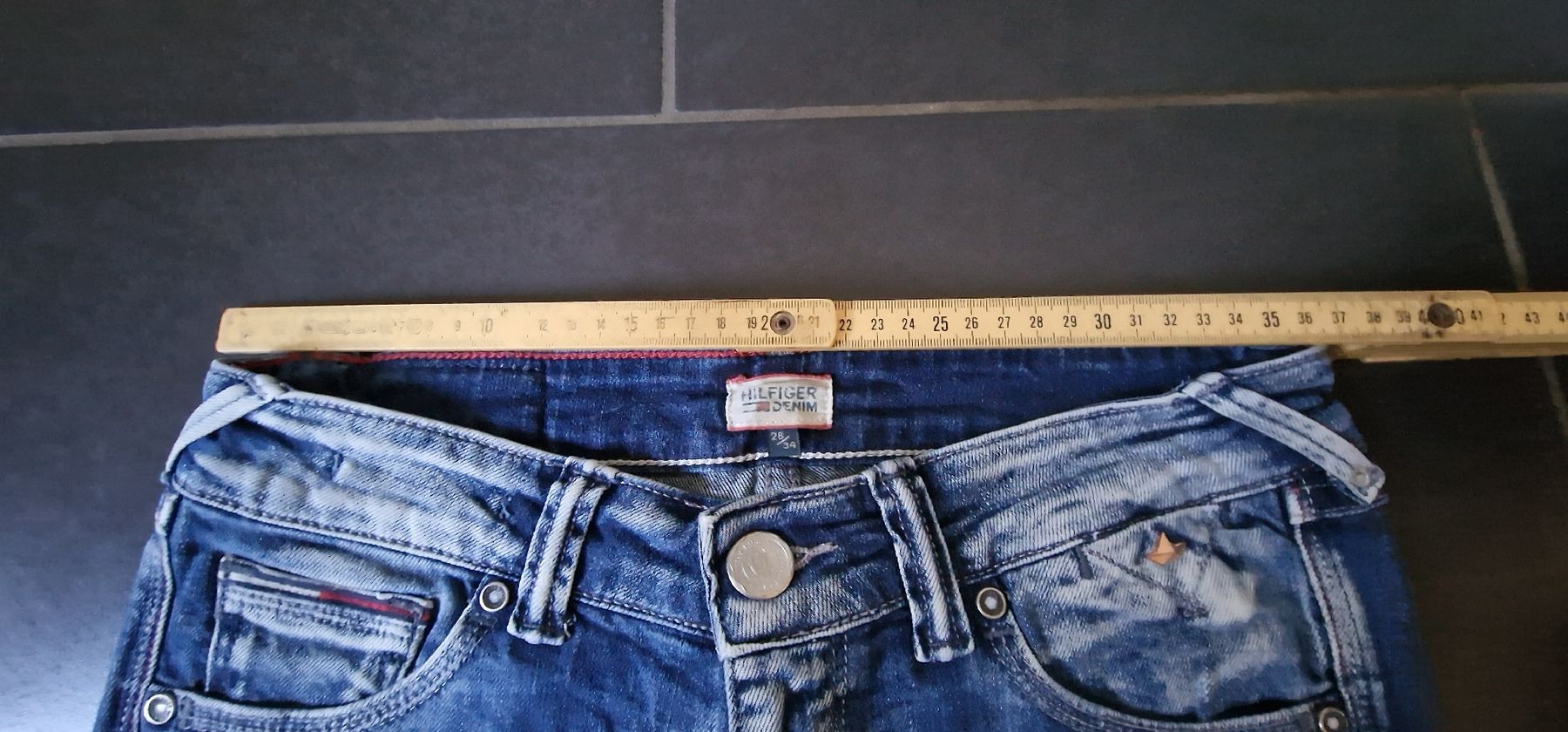 Tommy Hilfiger Jeans: Tommy Hilfiger Jeans – Nuovo (secondo la descrizione) da Oftringen venduto da bin_2wk8 4