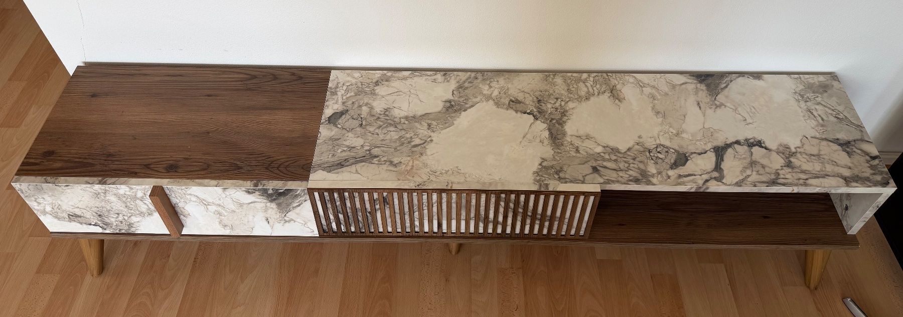 Mobili TV: Modern style TV stand – Usato da Reiden venduto da vic_m6yy 1