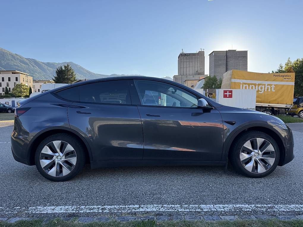 Autos: Tesla Model Y – Gebraucht aus Giubiasco von automobili72 8