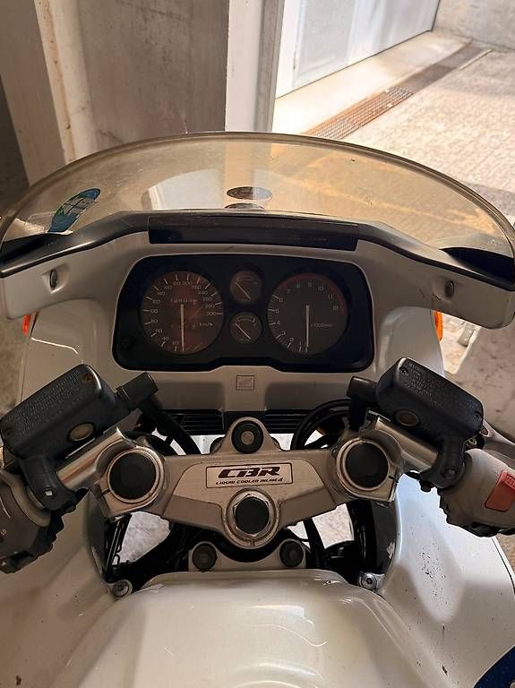Honda Altro: Honda CBR1000F – Usato da Oberglatt ZH venduto da smexsa 2