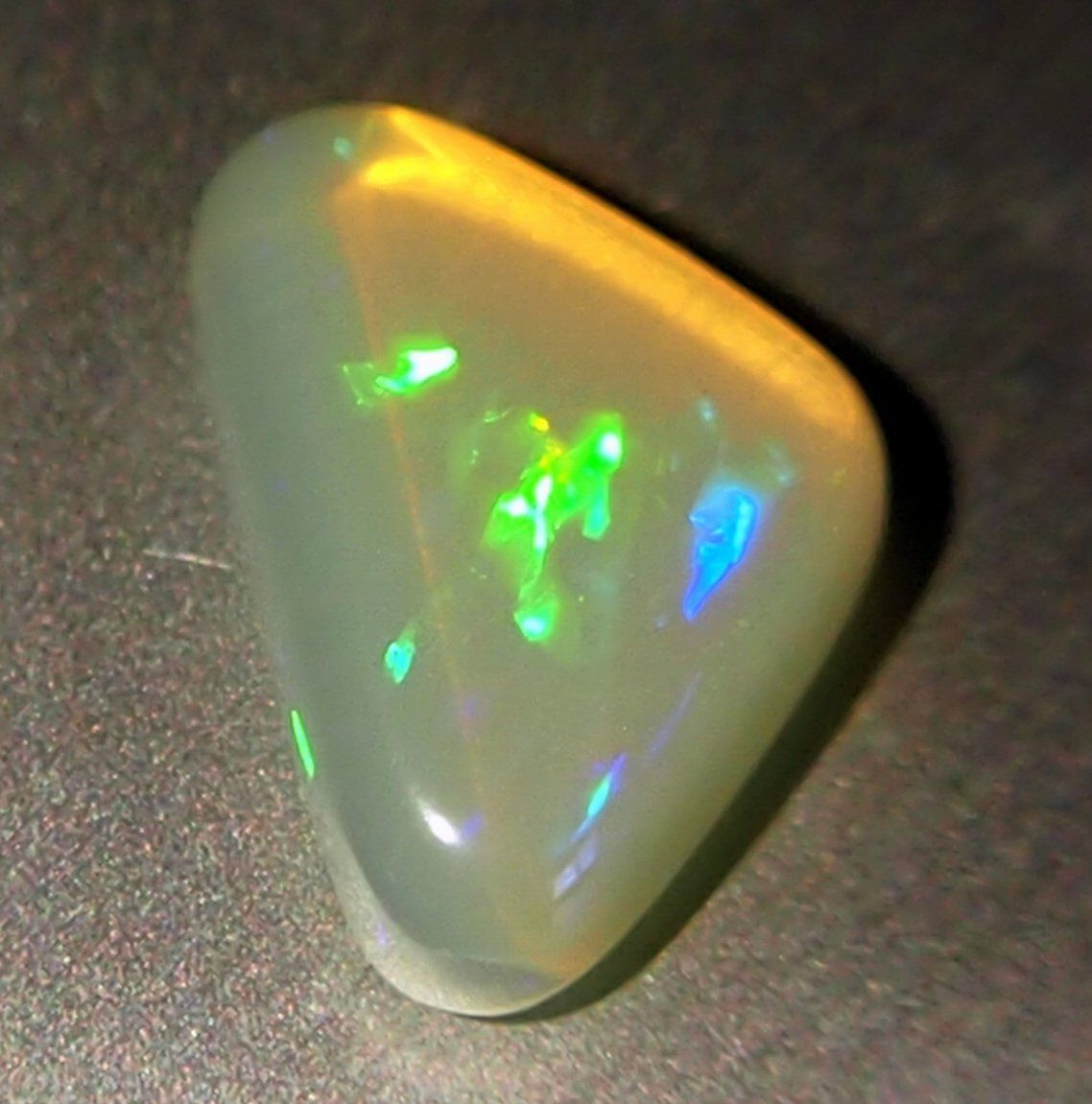 Pietre preziose: 2,97 Karat farbfunkelnder Welo-Opal,  fein geschliffen – Nuovo e nell'imballaggio originale da Reinach BL venduto da Hesekiel39 2