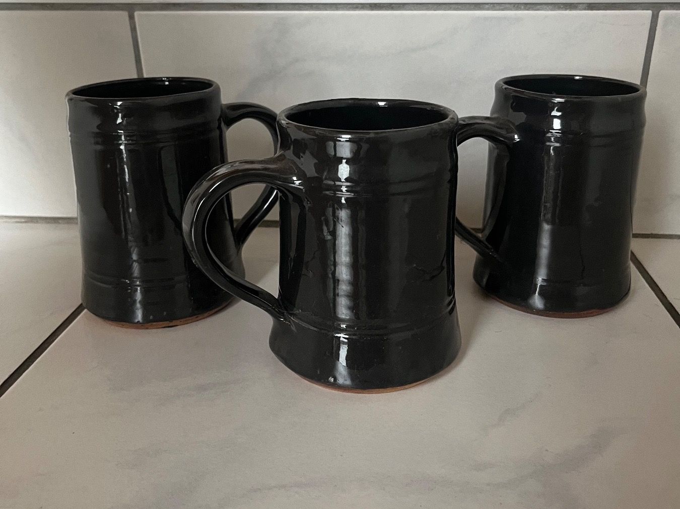 Tazze: 8 schwarze Ton Tassen - handgefertigt – Usato da Jonschwil venduto da juliana_pluess 1