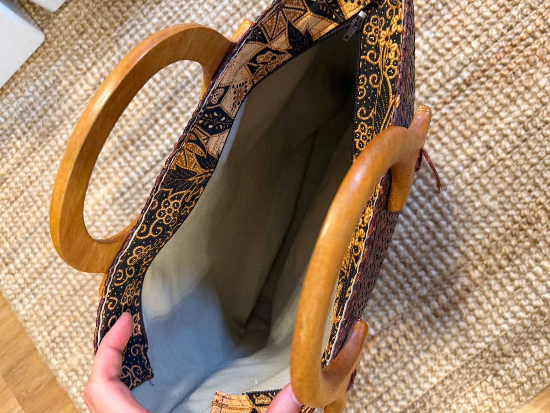 Borse da donna: Wunderschöne Vintage Rattan Tasche mit Holzgriff – Usato da Arosa venduto da MissGipsy 1