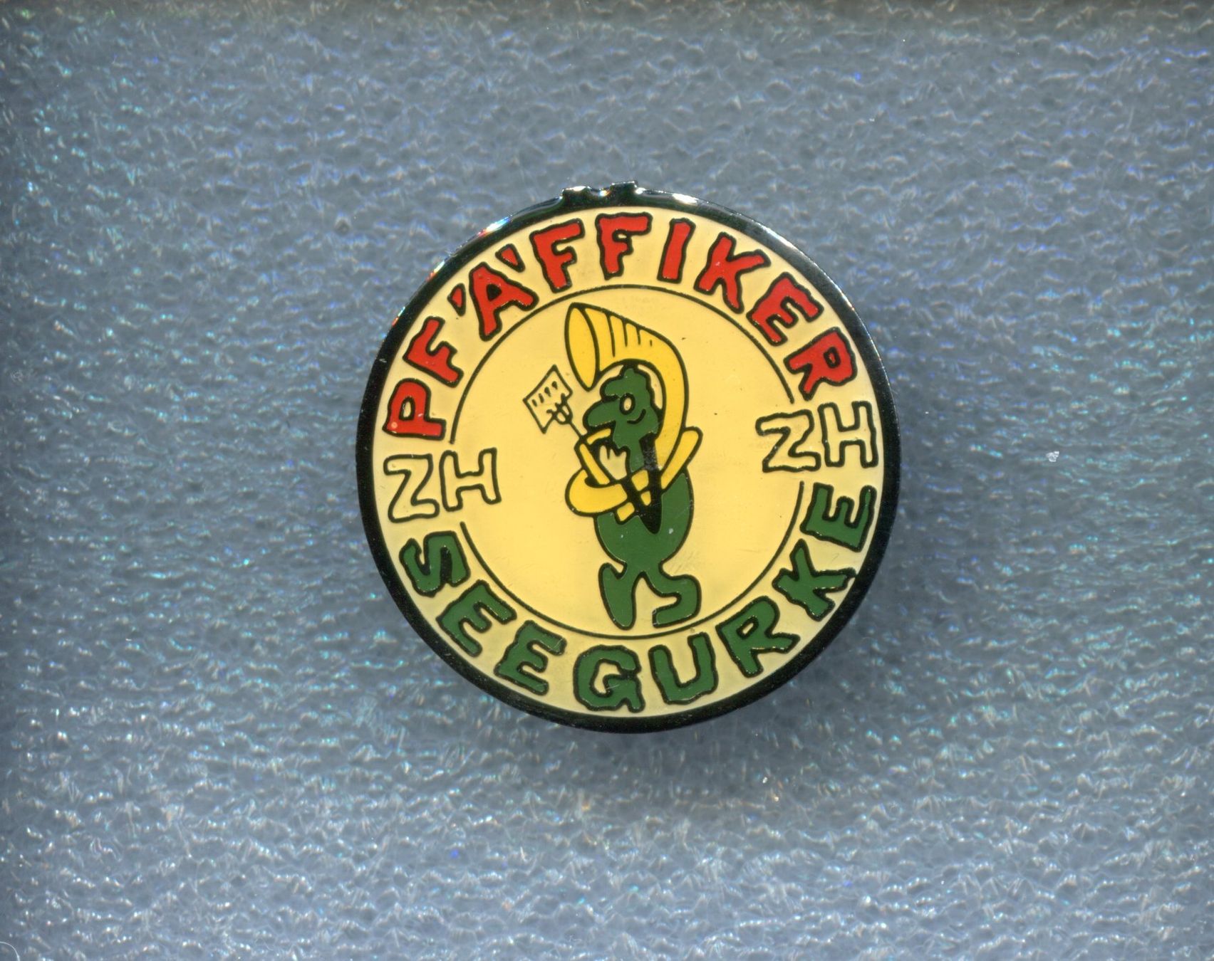 Placchette & Badge: PFÄFFIKER  SEEGURKE – Usato da Winterthur venduto da Sammleroase
