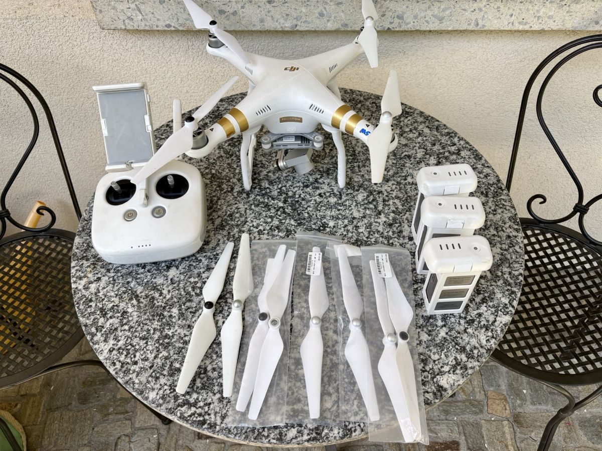 DJI RC Modellbau: DJI Phantom mit Zubehör – Gebraucht aus Rongellen von Maco83