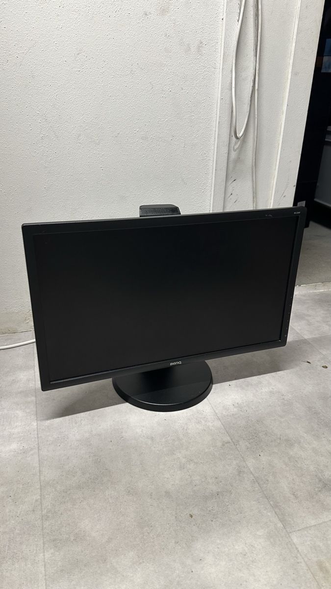 Ecrans: Monitor  – D'occasion à Unterägeri par elsenero