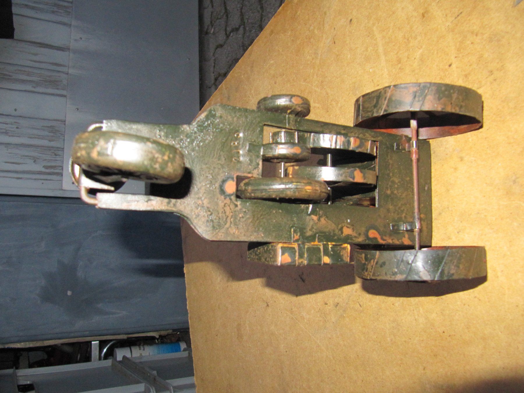 Modellini d'auto: altes Modellauto aus Blech mit Gravur – Usato da Basel venduto da stefan4057 8