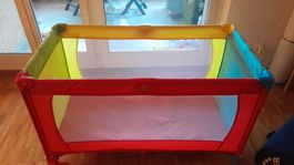 praktische Kinderbett/Reissebett/ mit neue Matratze 