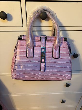 Rosa Handtasche im Kroko-Look, neu & ungetragen, Top!