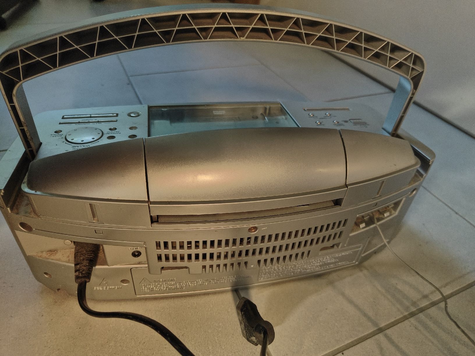 Sharp Radio: Sharp RD-T5R CD-Radio Portablesystem – Usato da Möriken AG venduto da ste_sdp9 2