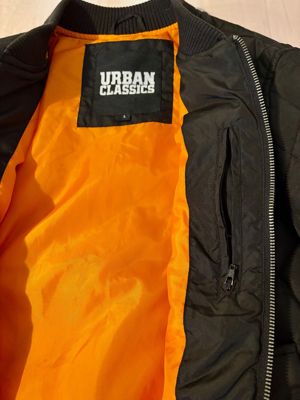 Urban Outfitters Jacken: Veste bomber noire Urban, taille L – Neu (gemäss Beschreibung) aus Losone von courrier 2