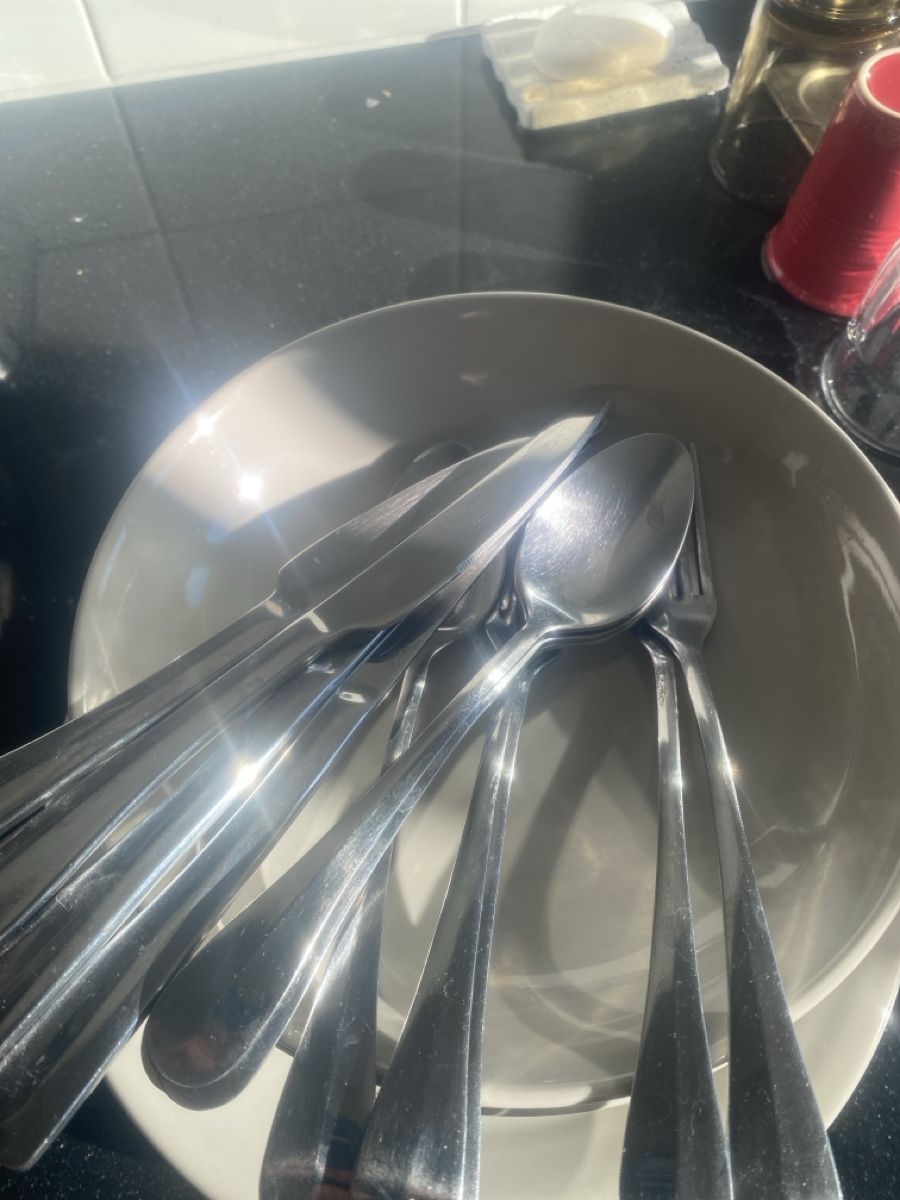 Ikea Geschirrsets: Tableware Set Plates and Cutlery – Gebraucht aus Zürich von nes_yf52 1