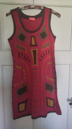 Fröhliches rotes Kleid mit Applikationen M wenig getragen 
