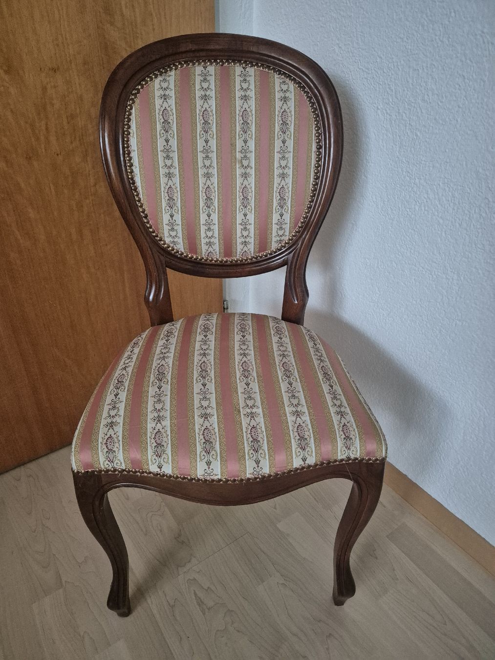 Sedie: antiker Stuhl - Vintage - Retro – Usato da Herzogenbuchsee venduto da herzchae