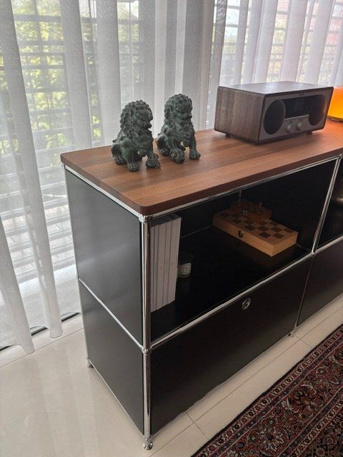 Meubles TV: FLEXCUBE Sideboard mit Nussbaumholzplatte – D'occasion à Grüningen par Elle-Ber 4