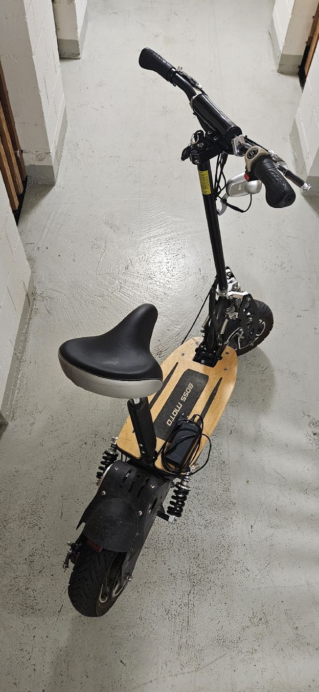 Elektromobile: E-Scooter – Neu und originalverpackt aus Berneck von mau_6z9r 4