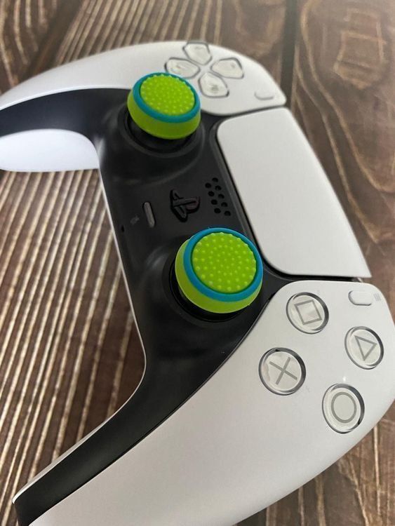 Controller: PS5 Controller Noppen / Grips (Grün/Blau) – Nuovo (secondo la descrizione) da Niederwil SO venduto da BlueSonic 1