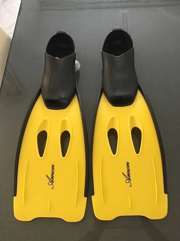 Flossen, Masken & Schnorchel: Schwimmflossen – Gebraucht aus Flawil von Nanabanana44 1