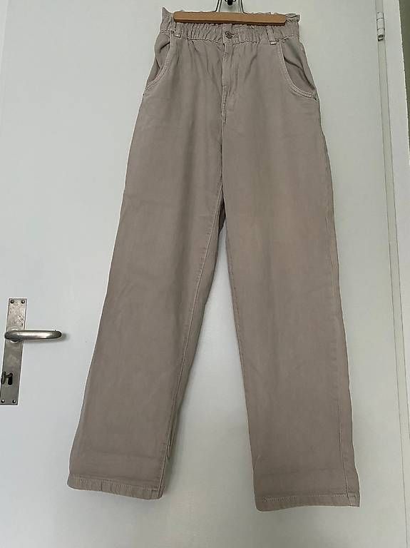 Pull&Bear Pantaloni: Hose beige Pull & Bear Grösse M – Usato da Zürich venduto da Ma_Go