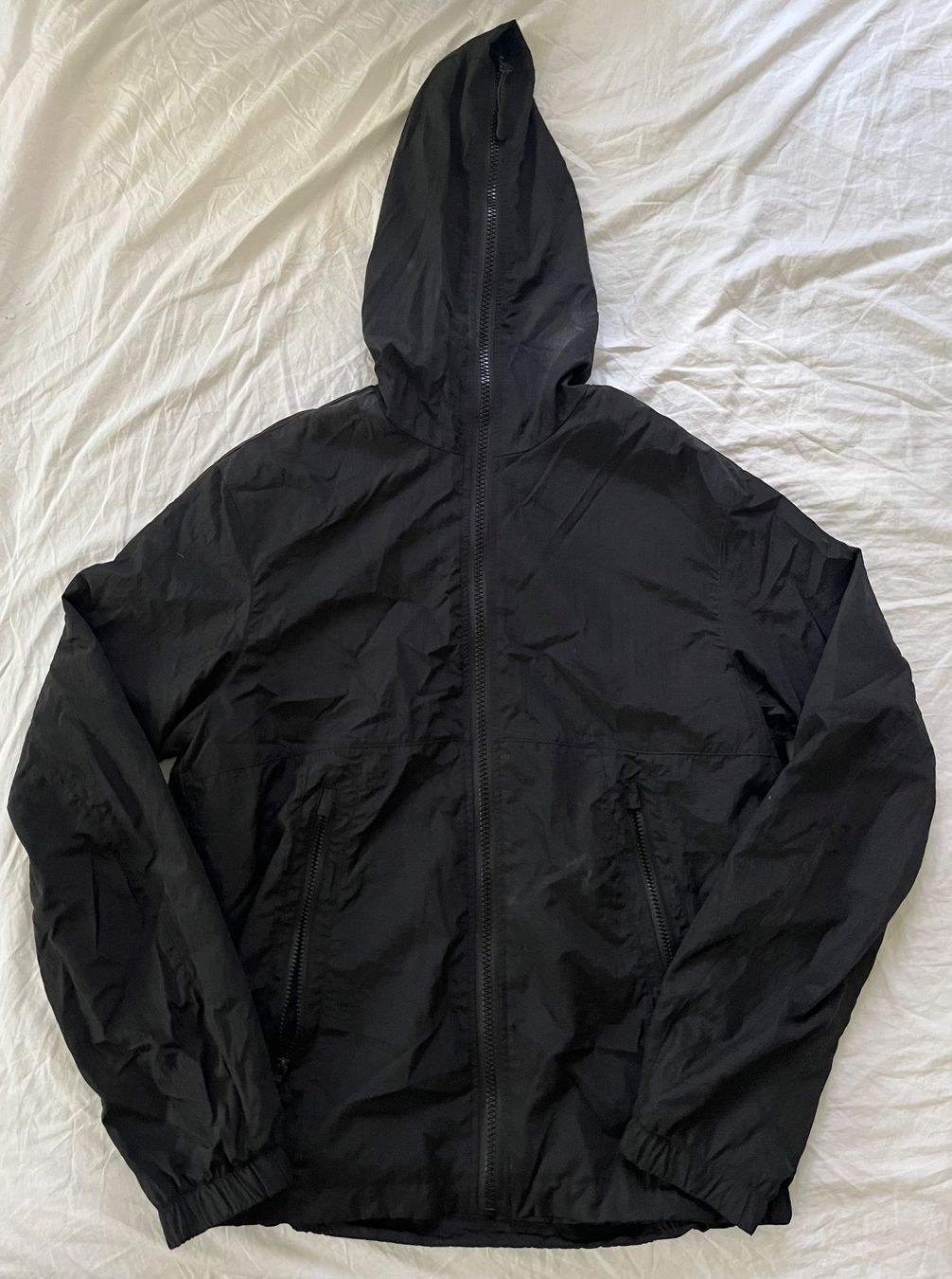 Urban Outfitters Giacche: Leichte Regenjacke Urban Classics Schwarz Gr. S – Nuovo (secondo la descrizione) da  venduto da