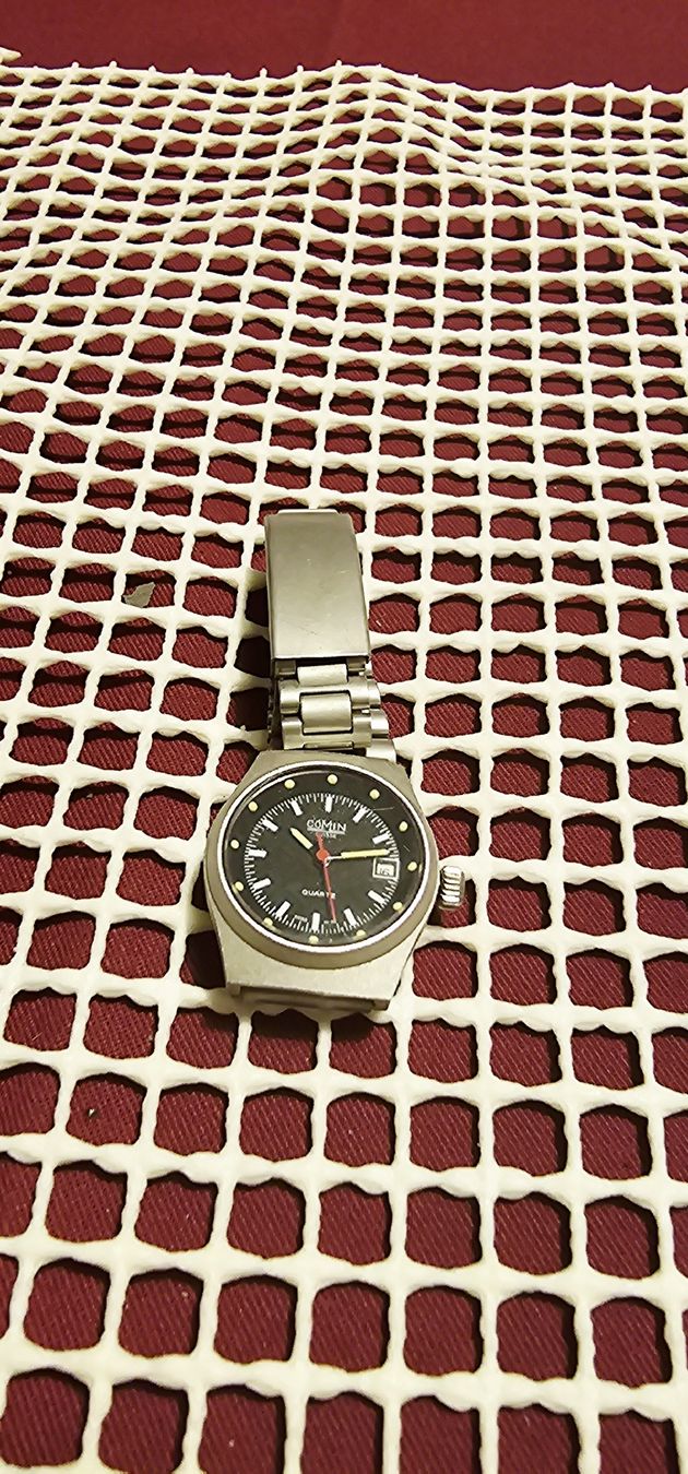 Swiss Orologi: COMIN SUISSE Quartz Damenuhr mit Datum  – Usato da Füllinsdorf venduto da raz_mw2k 2