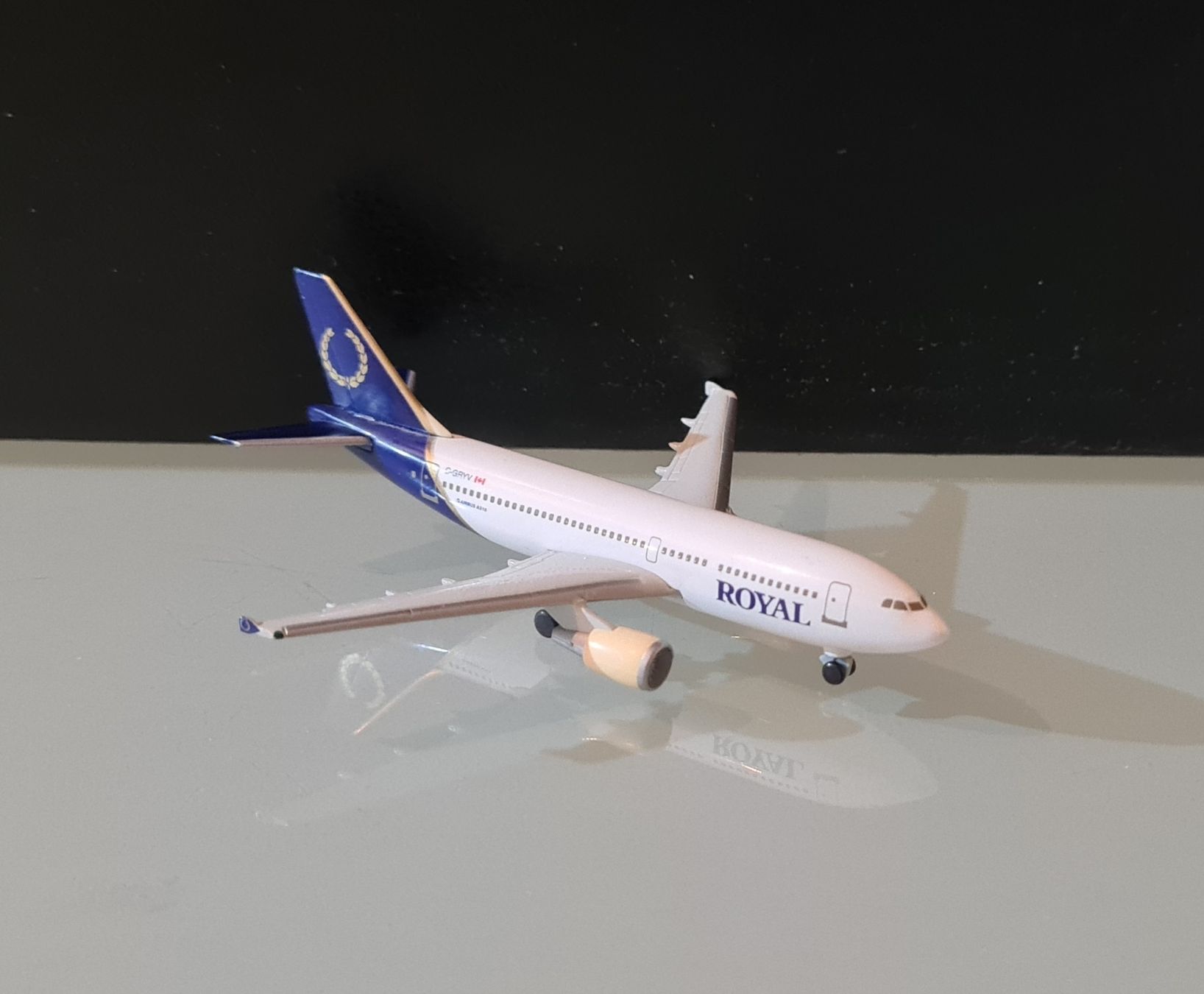 Herpa Modellbausätze & Standmodelle: Herpa Royal Aviation 1:500 – Gebraucht aus Uetendorf von myhome12 2