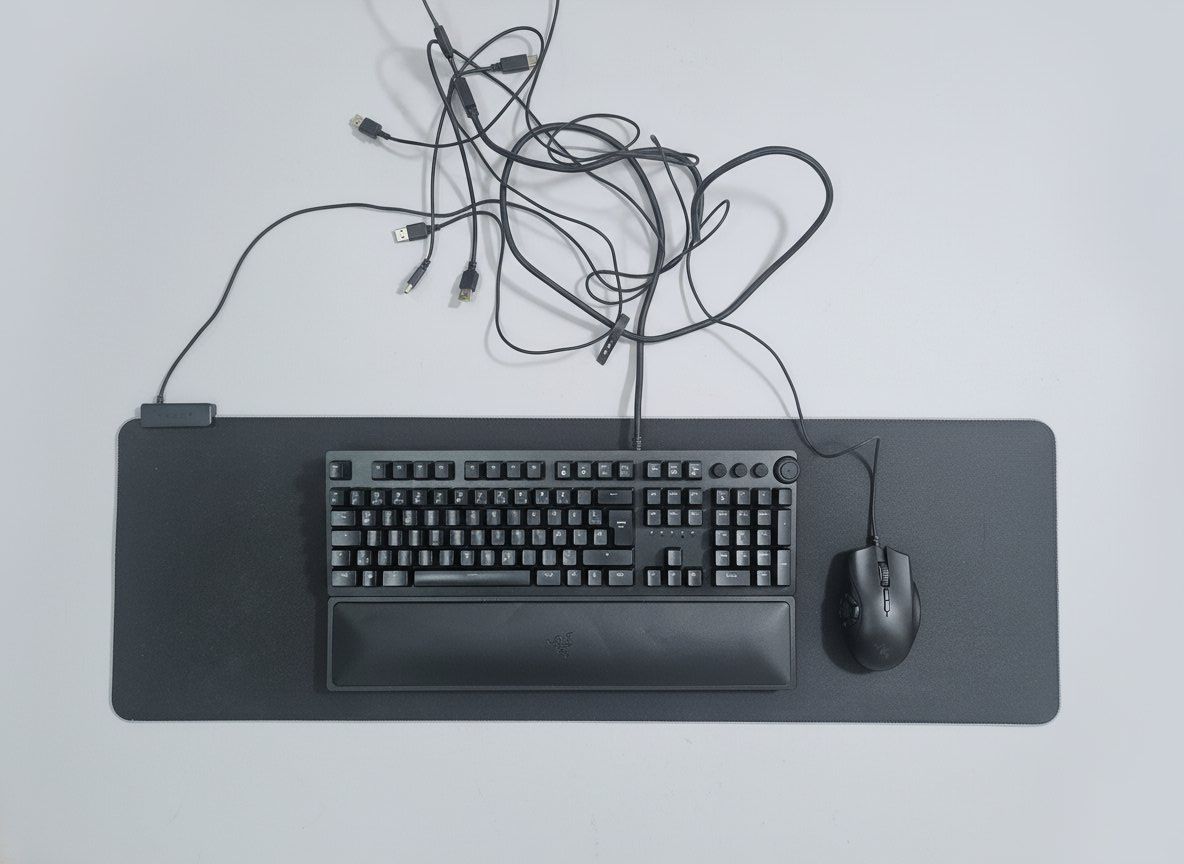 Tastiere: Razer Gaming Set: Huntsman Elite, Naga Trinity & Goliath – Usato da Schaffhausen venduto da FManiglio