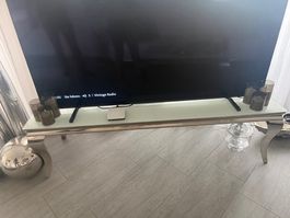 Schöner TV-Tisch / Designer Tisch mit Glasplatte, neuw.