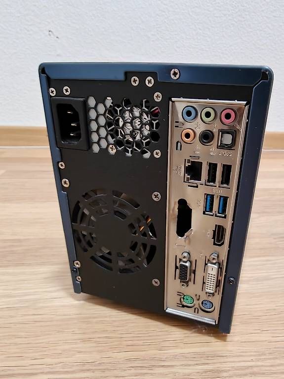 Intel Server: Baofeng Bokuyun Intel J3455 NAS / Home Server – Usato da Zug venduto da ric_m2pn 1