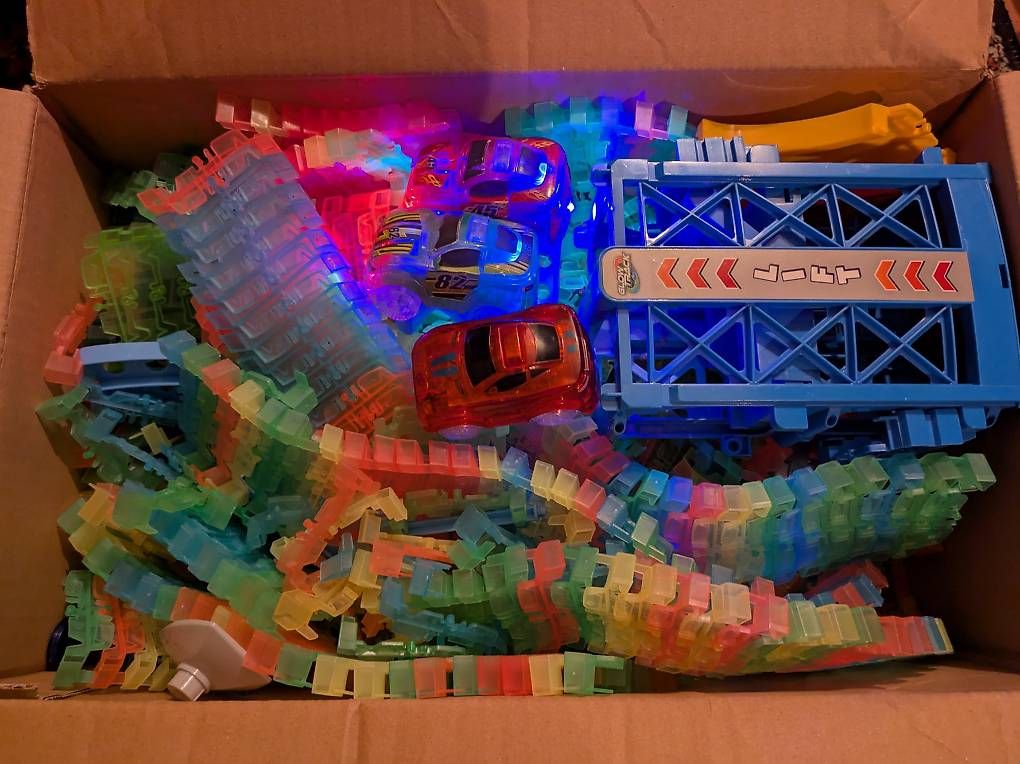 Piste: Glow Track Rennbahn – Usato da Binningen venduto da Smile-46 2