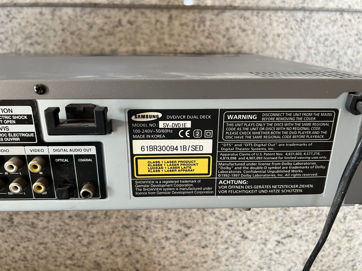 Samsung Aufnahmegeräte: Samsung DVD & VHS-Videorecorder SV-DVD1E – Gebraucht aus Schongau von Retro_Shop 5