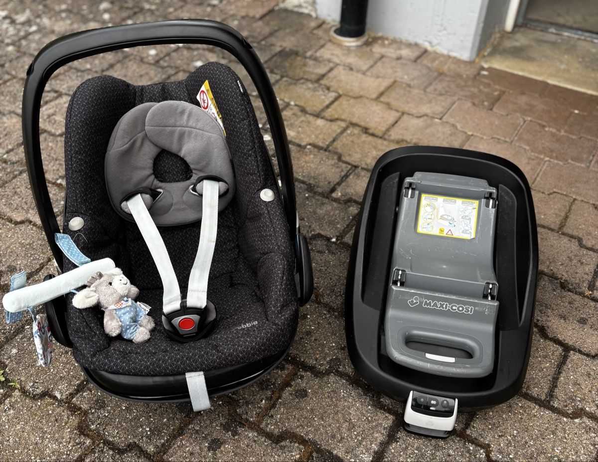 Maxi-Cosi Seggiolini per auto: Maxi-Cosi Pebble Pro i-Size Babyschale mit Isofix Base – Usato da Frick venduto da Sterndli