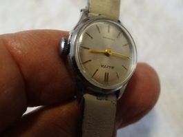 BLITA  ANTIK DAMEN  UHR,H-AUFZEUG. LÄÜFT-20X23MM
