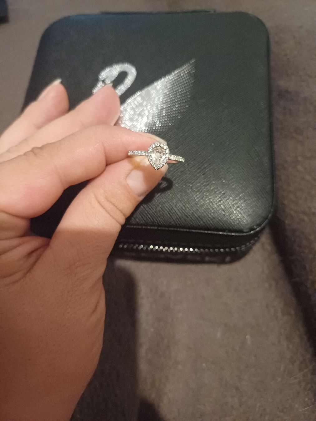 Swarovski Anelli: Swarovski Ring Tropfenform  – Usato da Ostermundigen venduto da Loulilou86