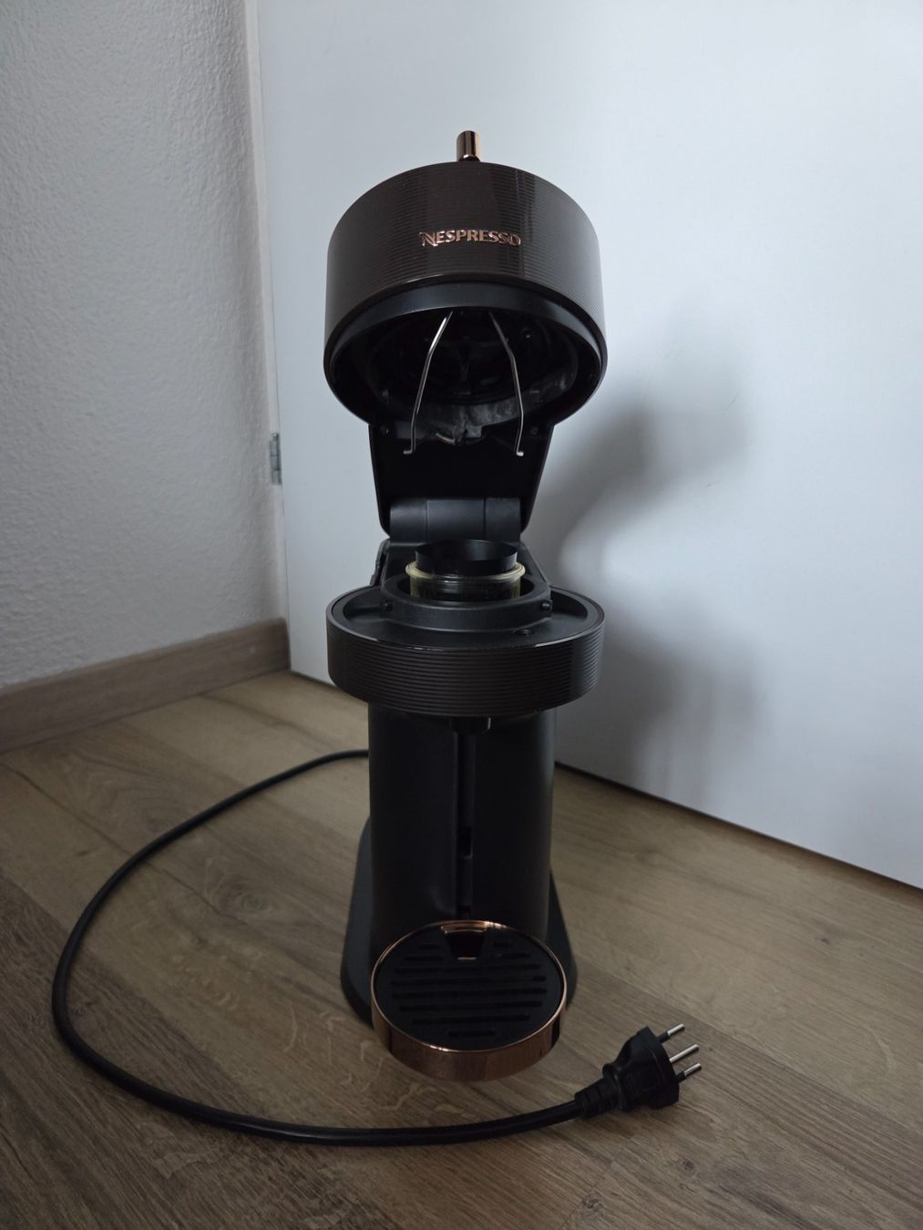 Nespresso Macchine per caffè & Macchine per espresso: Nespresso Vertuo Kaffeemaschine Rose Gold – Nuovo (secondo la descrizione) da Uznach venduto da dom_2hyx 2