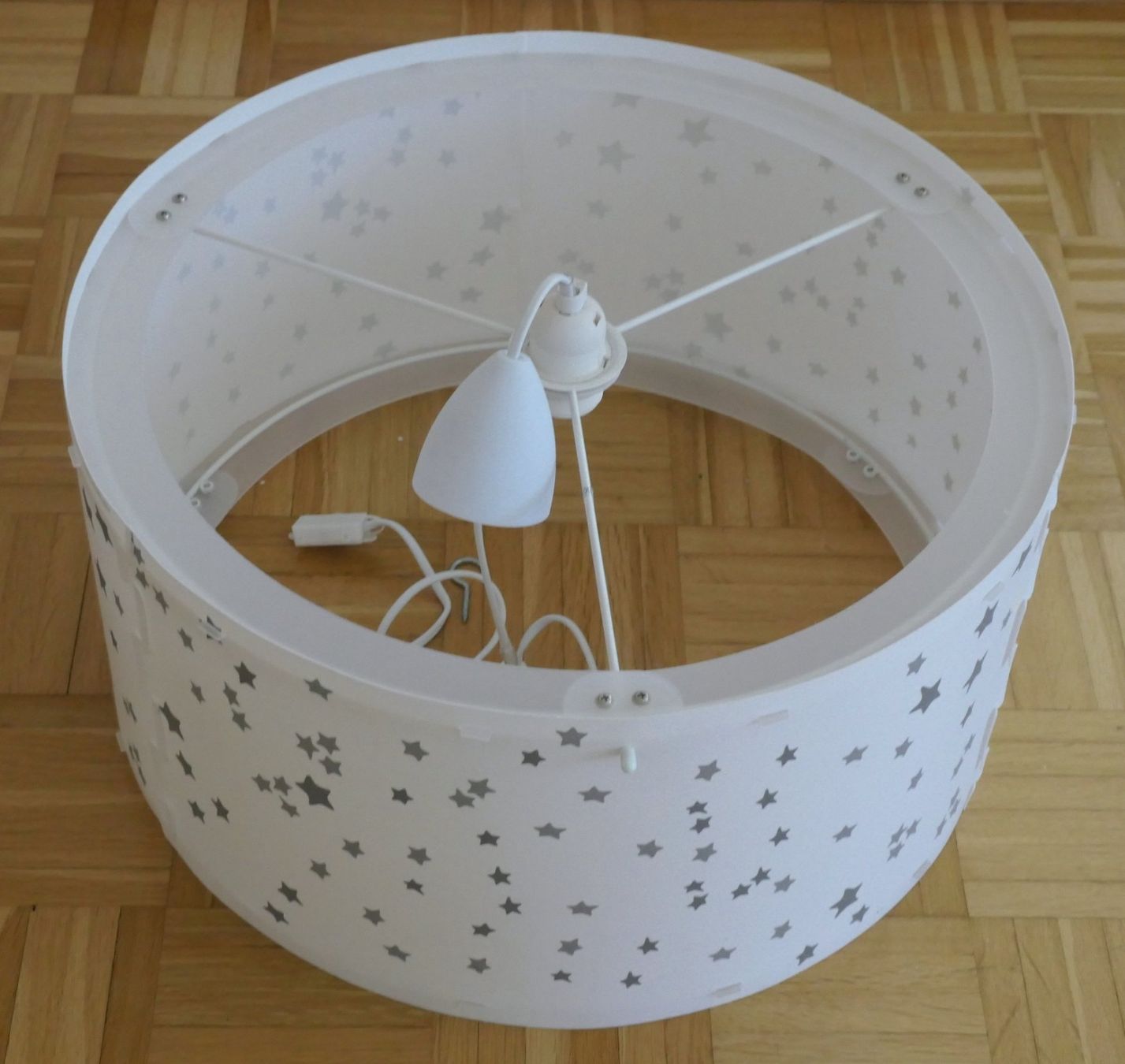 Lampade: Hänge-Lampe weiss mit Sternen – Usato da St. Gallen venduto da schewi76 2