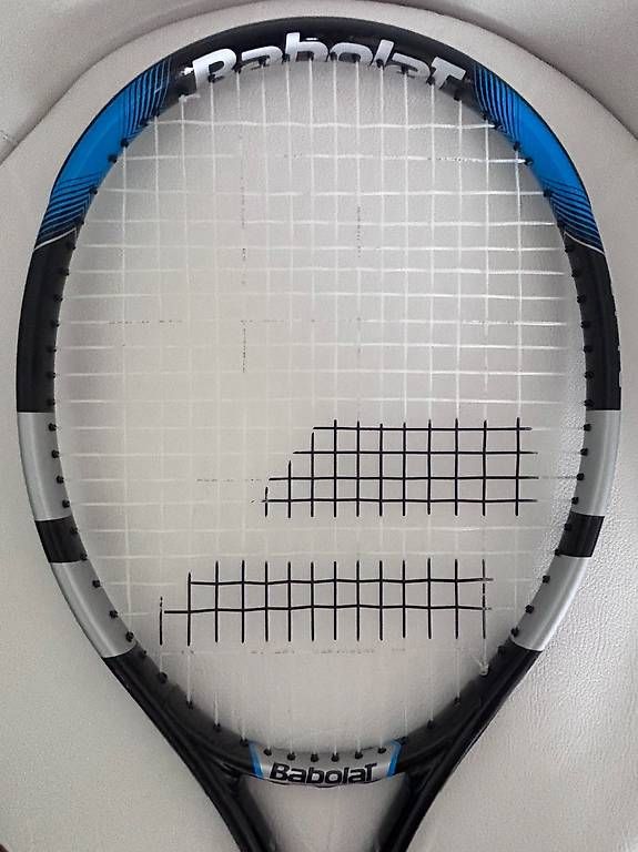 Raquettes: 2 Tennisschläger + 2 Tennisbälle – D'occasion à Birrwil par psh_v8t5 2